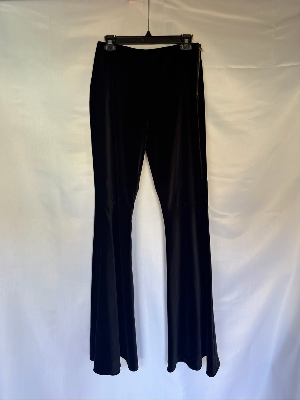 NWT Alice + Olivia Black Velvet Flare Pants Size 6 $550 NFR